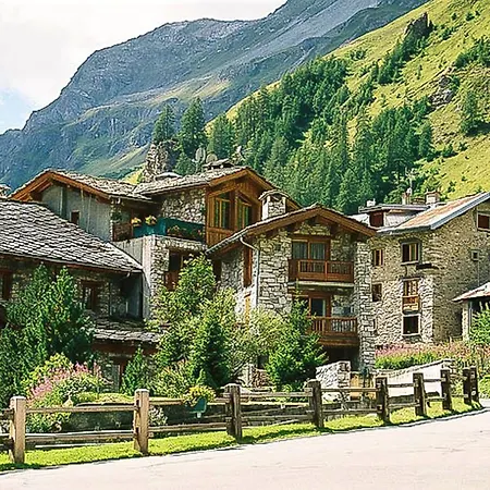 D'une A A 10 M Des Pistes Avec Vue Sur La Et Wifi Val-d'Isere